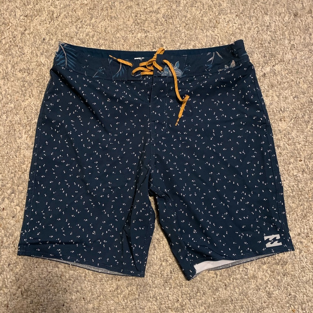 Billabong swim trunks size 32